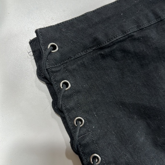 Lace up shorts - Picture 2 of 6